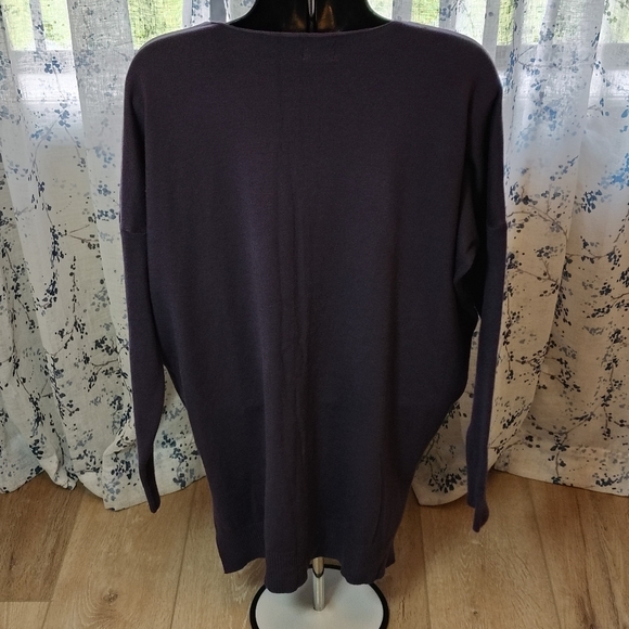 Women's Sweater Size S/M Purple 3/4 Sleeve V Neck Knit Oversized Comfy - Picture 2 of 8